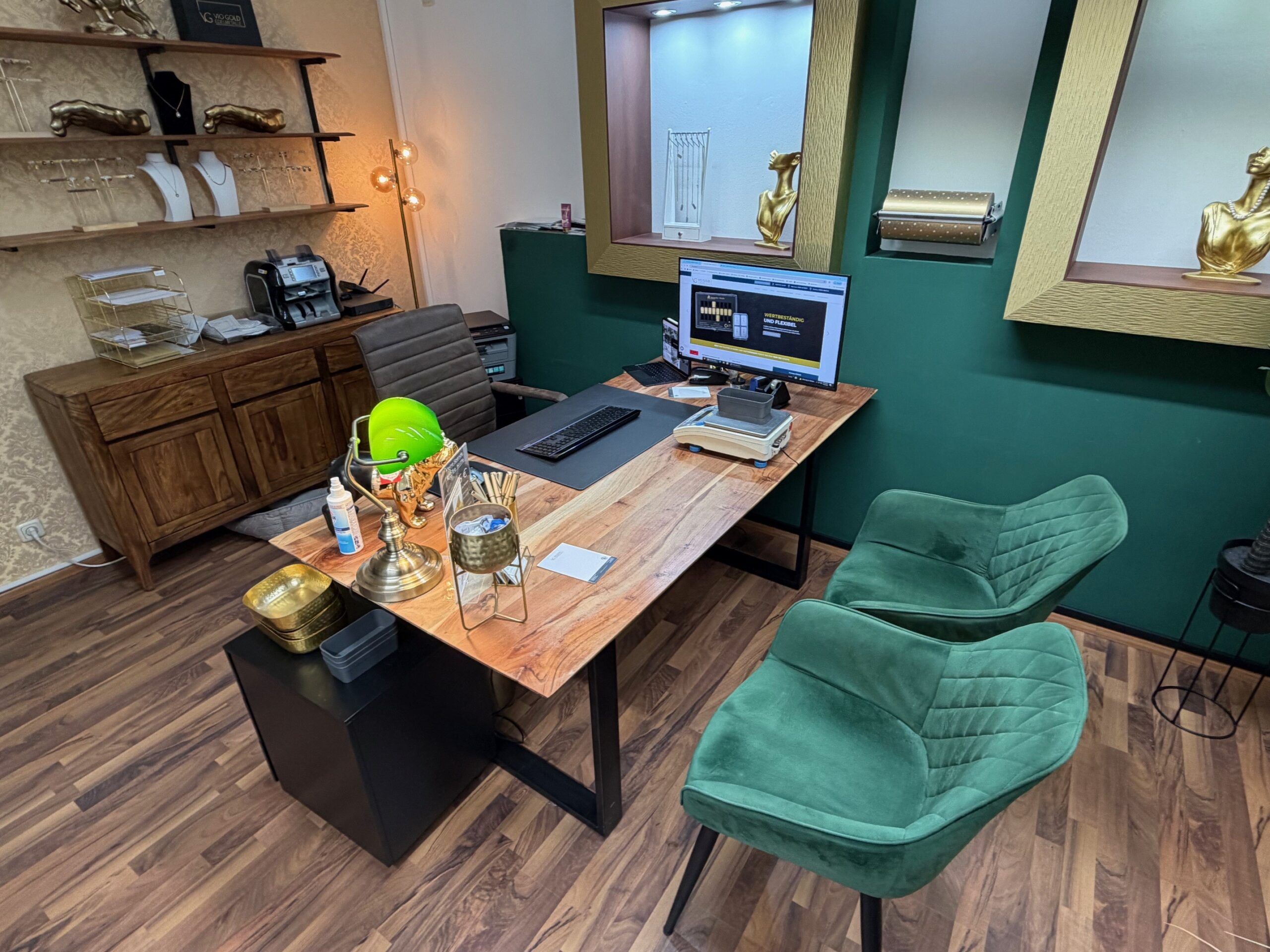 Vio Gold Edelmetalle, Edelmetallhandel. An- & Verkauf von Gold, Silber, Platin & Palladium, uvm. 
Filiale Straubing