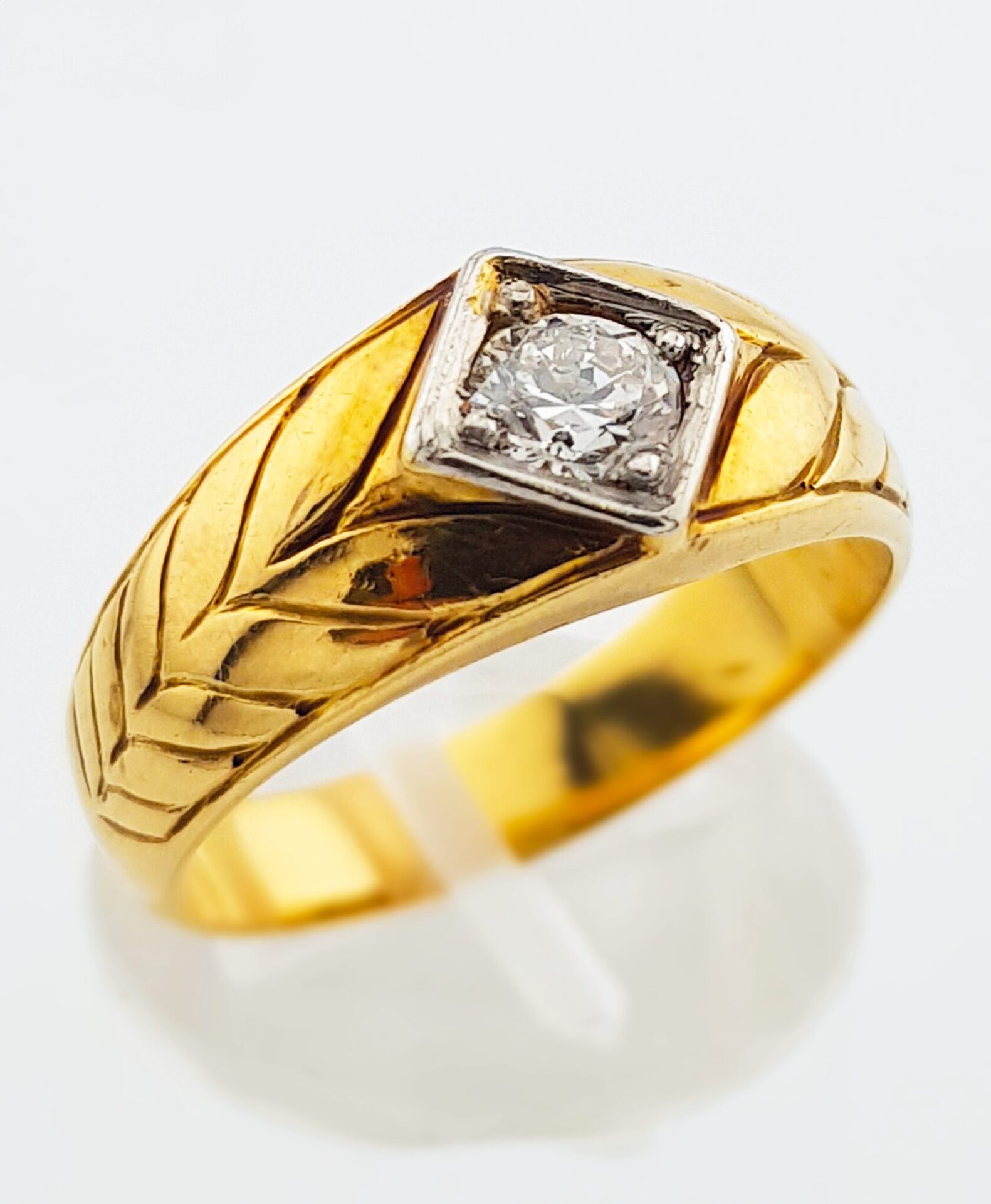 Verkauft an Vio Gold Edelmetalle - Gelbgold, 900, Diamant, Rundschliff